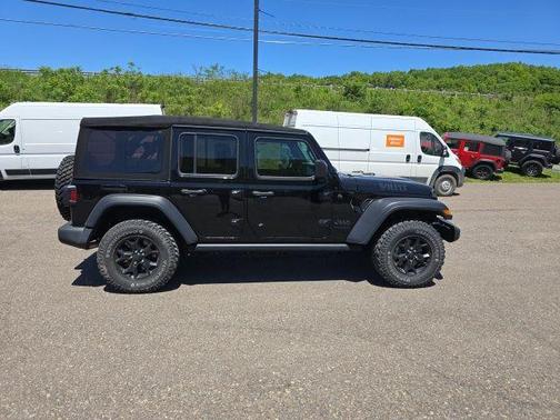 Black Clearcoat 2022 Jeep Wrangler Unlimited Sport