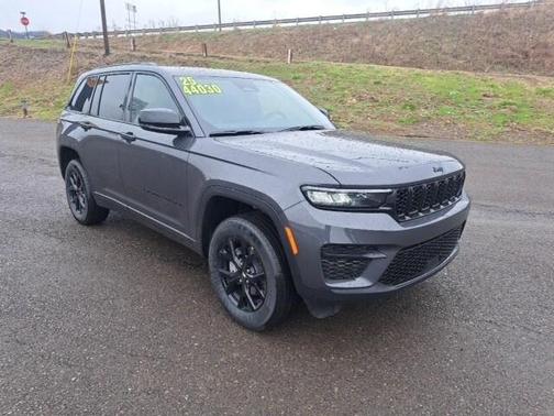 2025 Jeep Grand Cherokee Laredo