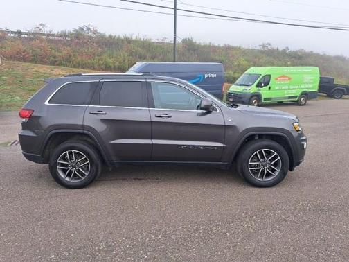 2020 Jeep Grand Cherokee Laredo