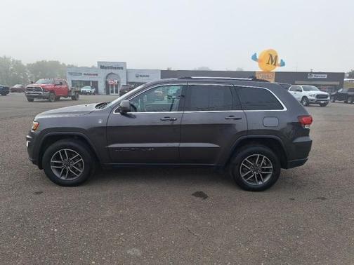 2020 Jeep Grand Cherokee Laredo