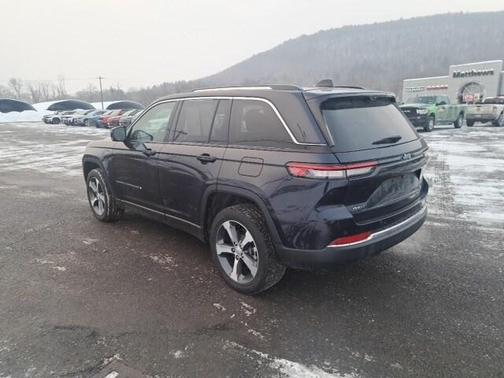 2022 Jeep Grand Cherokee 4xe Base
