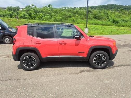 2023 Jeep Renegade Trailhawk