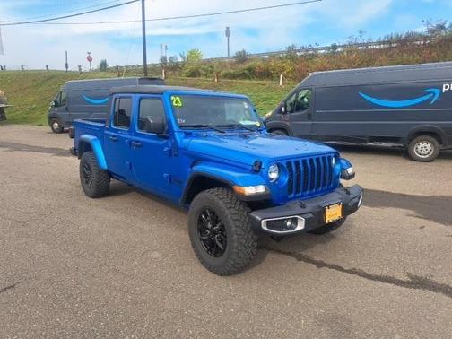 2023 Jeep Gladiator Sport
