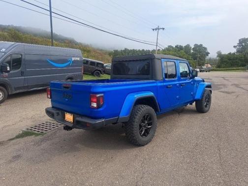 2023 Jeep Gladiator Sport