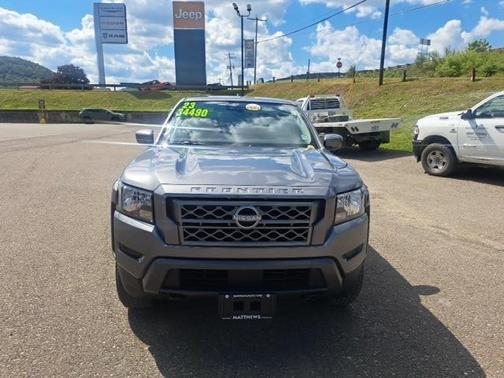 2023 Nissan Frontier SV