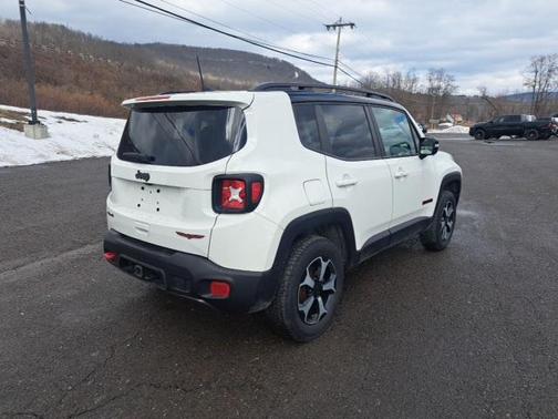 2022 Jeep Renegade Trailhawk