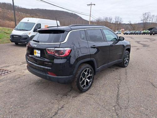 Diamond Black 2026 Jeep Compass Limited