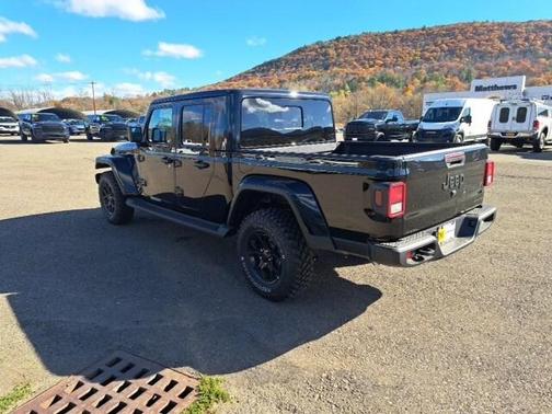 2025 Jeep Gladiator Sport