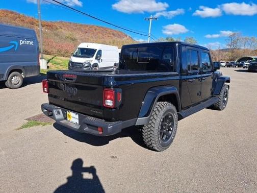 2025 Jeep Gladiator Sport