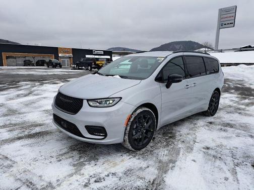 2026 Chrysler Pacifica Select AWD