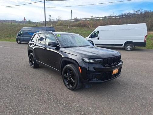 2022 Jeep Grand Cherokee Altitude
