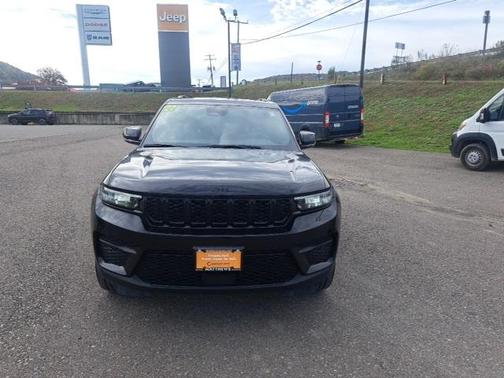 2022 Jeep Grand Cherokee Altitude