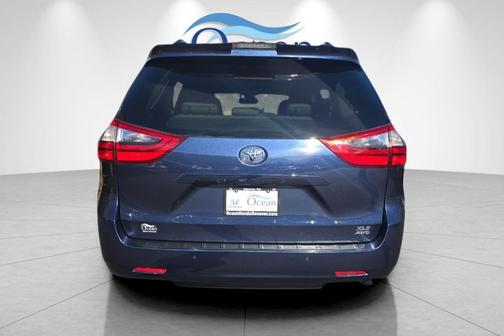 2020 Toyota Sienna XLE Premium