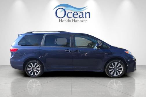 2020 Toyota Sienna XLE Premium
