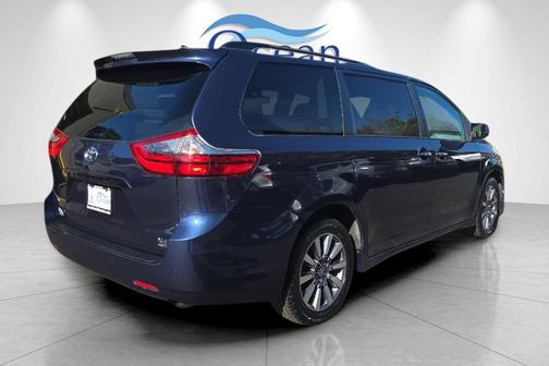 2020 Toyota Sienna XLE Premium
