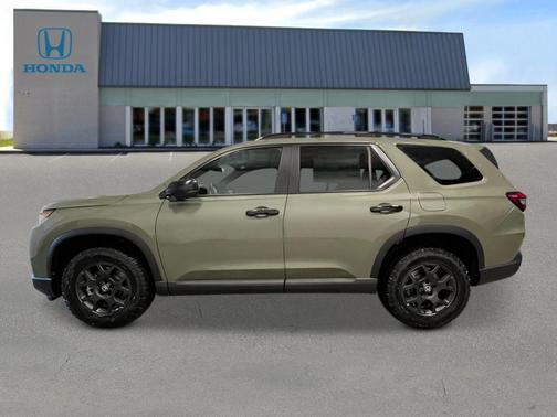 Ash Green Metallic 2026 Honda Pilot TrailSport