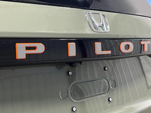 Ash Green Metallic 2026 Honda Pilot TrailSport