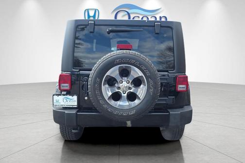 Black Clearcoat 2017 Jeep Wrangler Sahara