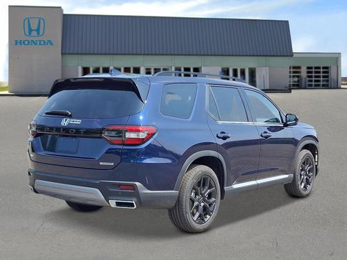 2025 Honda Pilot Touring 8-Passenger