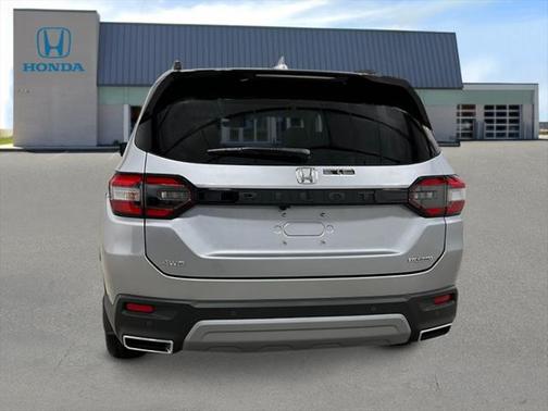 2025 Honda Pilot Touring 8-Passenger
