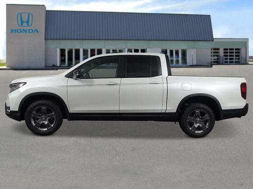 Platinum White Pearl 2026 Honda Ridgeline TrailSport