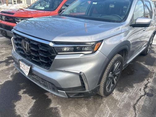 2023 Honda Pilot Touring 8-Passenger