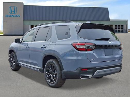 2025 Honda Pilot Touring 8-Passenger