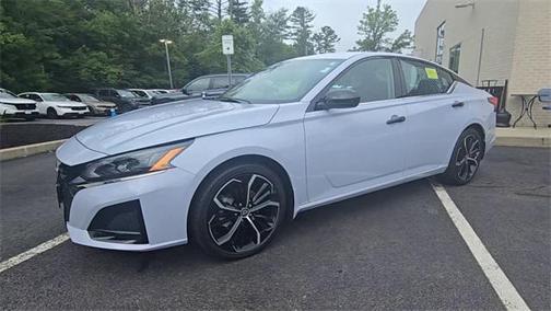 2025 Nissan Altima SR FWD