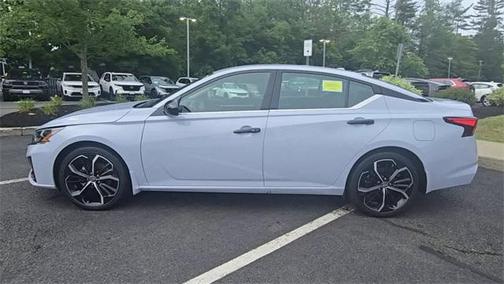 2025 Nissan Altima SR FWD