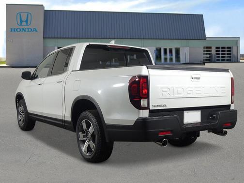 Platinum White Pearl 2026 Honda Ridgeline RTL
