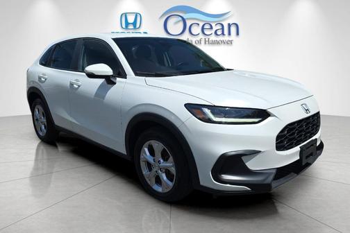 Platinum White Pearl 2023 Honda HR-V LX