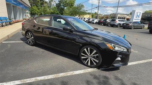 2022 Nissan Altima SR FWD