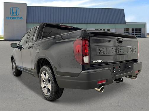 Crystal Black Pearl 2026 Honda Ridgeline RTL