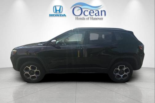 Diamond Black Crystal Pearlcoat 2022 Jeep Compass Trailhawk