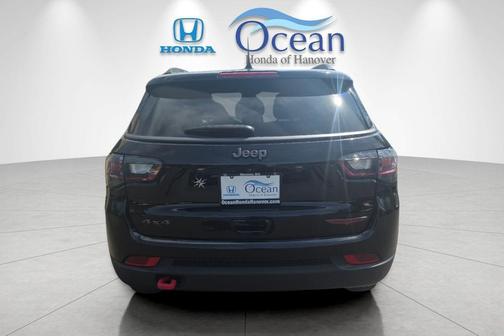 Diamond Black Crystal Pearlcoat 2022 Jeep Compass Trailhawk