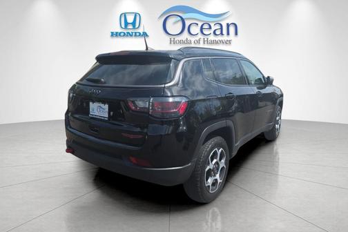 Diamond Black Crystal Pearlcoat 2022 Jeep Compass Trailhawk