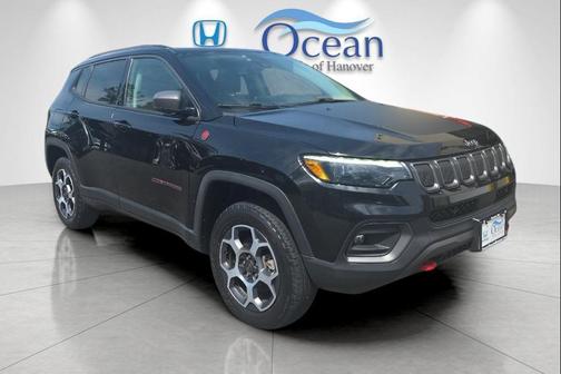 Diamond Black Crystal Pearlcoat 2022 Jeep Compass Trailhawk
