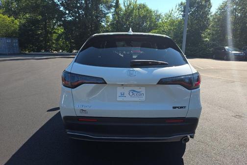 Platinum White Pearl 2024 Honda HR-V Sport