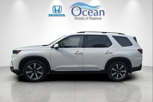 Platinum White Pearl 2023 Honda Pilot AWD Elite