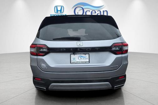 2023 Honda Pilot Touring 8-Passenger