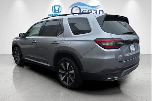 2023 Honda Pilot Touring 8-Passenger