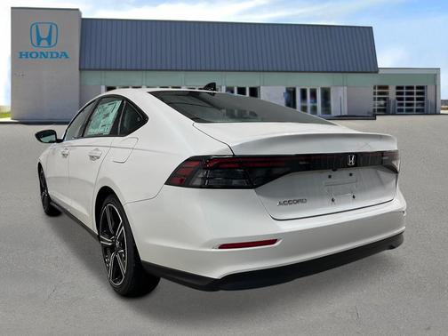 Platinum White Pearl 2026 Honda Accord SE