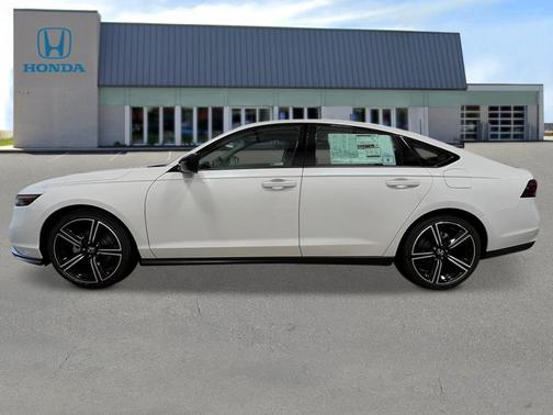 Platinum White Pearl 2026 Honda Accord SE