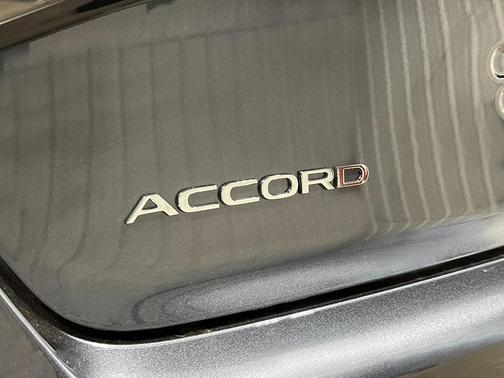 Meteorite Gray Metallic 2026 Honda Accord SE