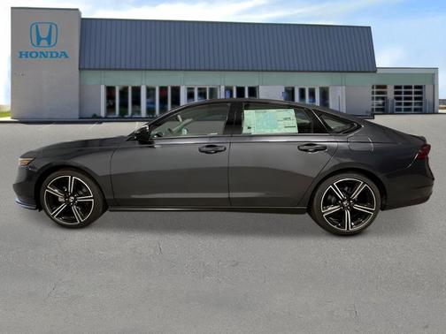 Meteorite Gray Metallic 2026 Honda Accord SE