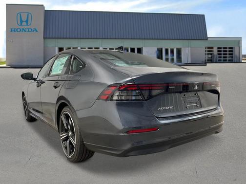 Meteorite Gray Metallic 2026 Honda Accord SE
