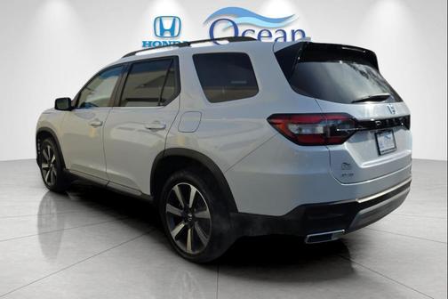 2024 Honda Pilot Touring 8-Passenger