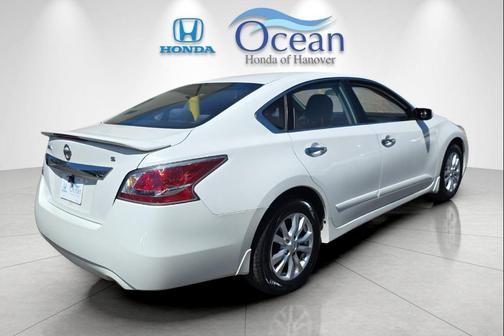 Pearl White 2015 Nissan Altima 2.5 S