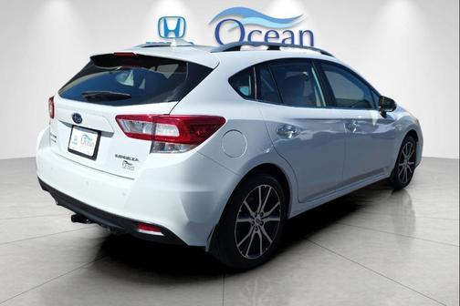 Crystal White Pearl 2019 Subaru Impreza 2.0i Limited