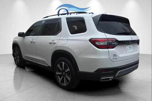 2025 Honda Pilot Touring 8-Passenger